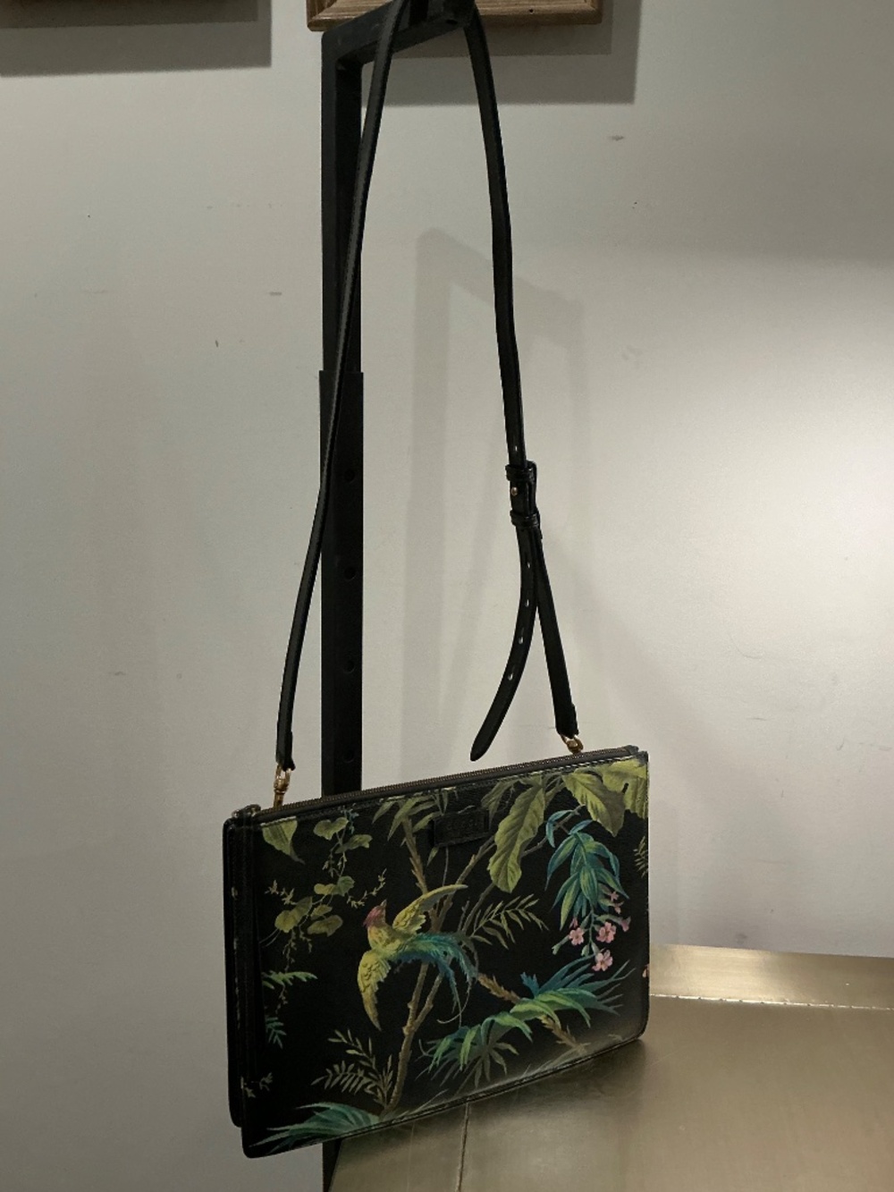 Gucci Black Leather Tropical Bird Print Clutch Pouch Bag Adjustable strap - Picture 5 of 16